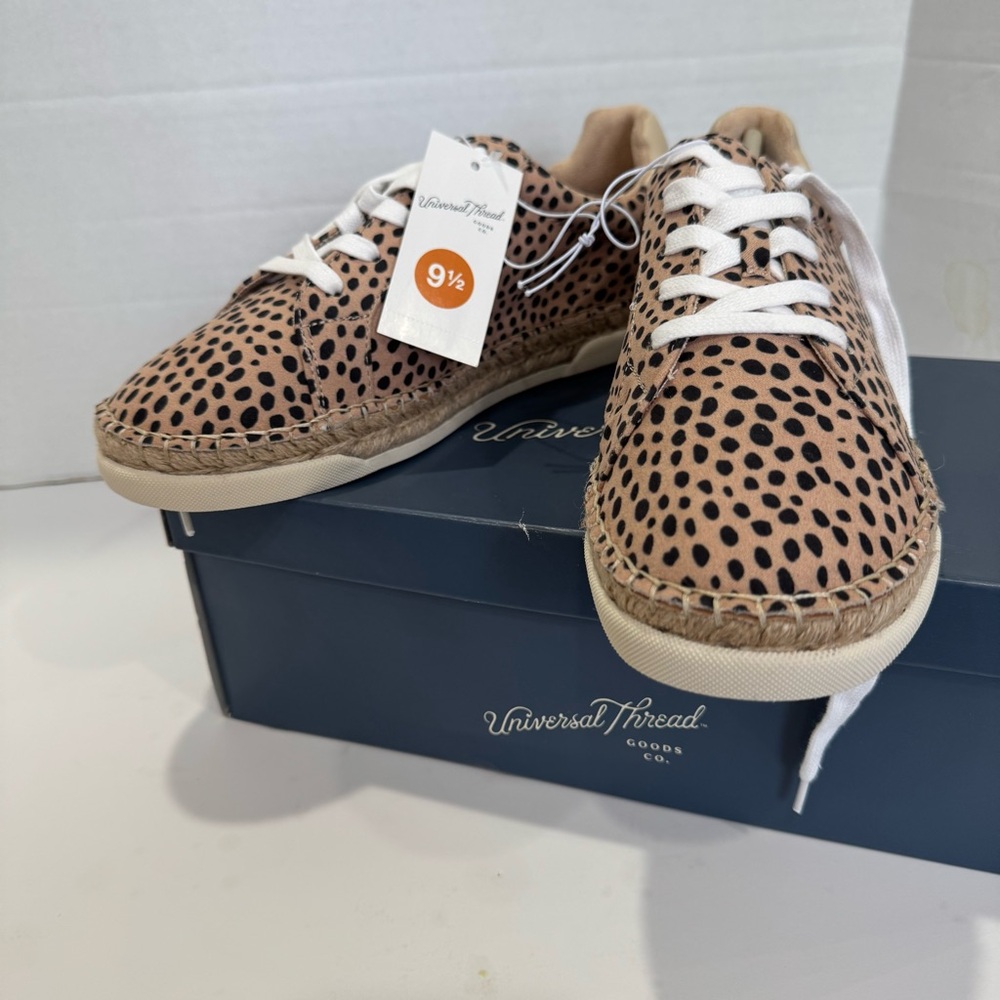 Universal Thread size 9.5 leopard Tan and Black spotted sneakers loafers shoes